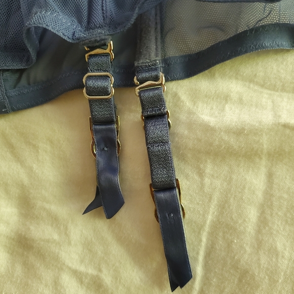 Victoria's secret garter slip - Picture 11 of 13